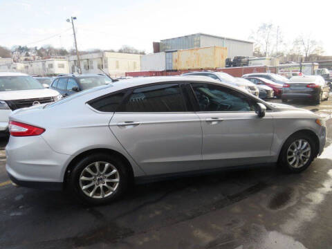 2016 Ford Fusion S