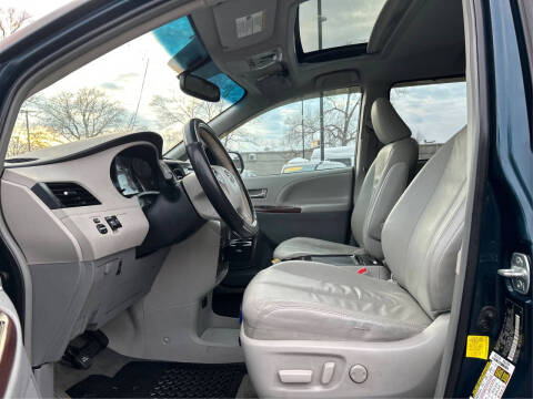 2012 Toyota Sienna