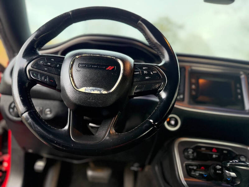 2016 Dodge Challenger SXT Plus