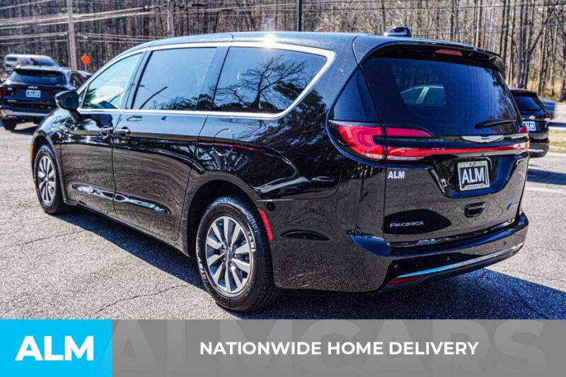 2024 Chrysler Pacifica Plug-In Hybrid Select