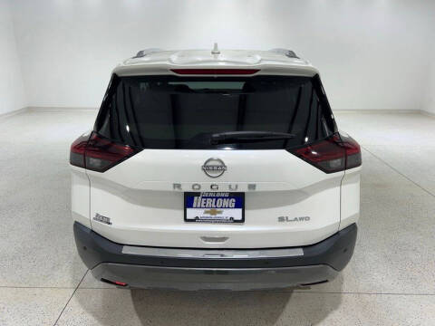 2022 Nissan Rogue SL