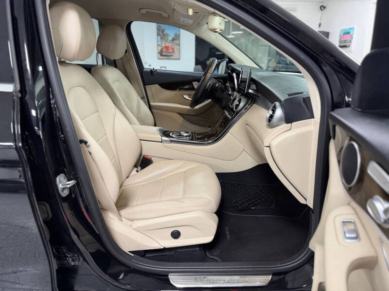 2017 Mercedes-Benz GLC GLC 300