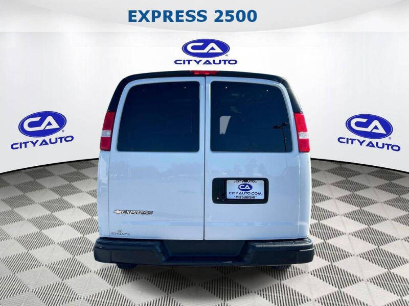 2020 Chevrolet Express 2500