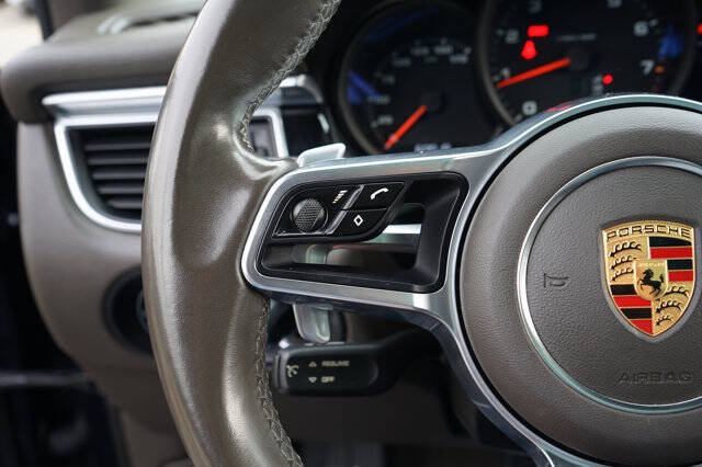 2017 Porsche Macan