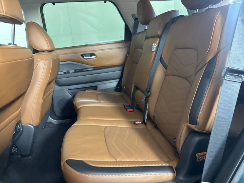 2024 Nissan Pathfinder Platinum