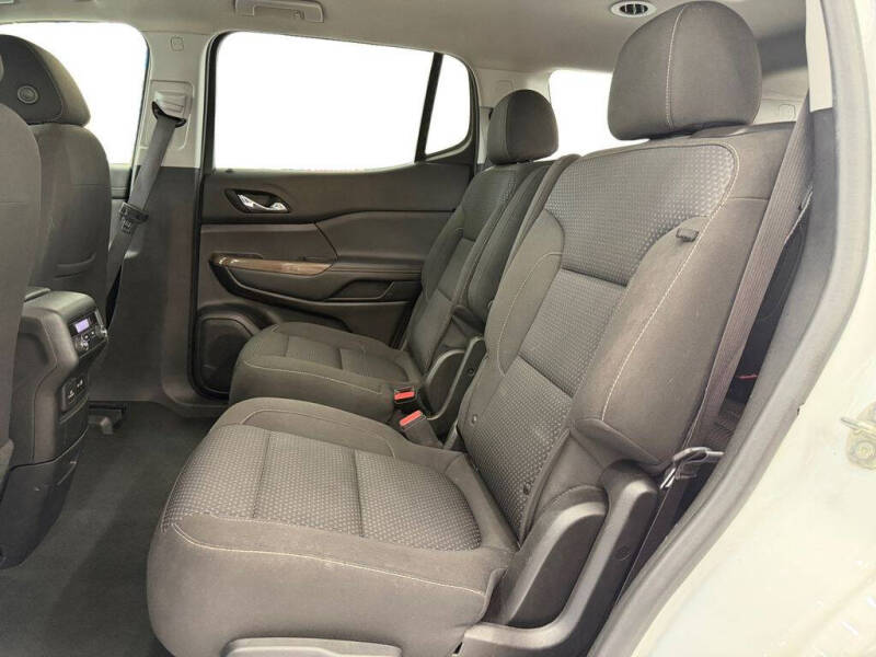 2022 GMC Acadia SLE