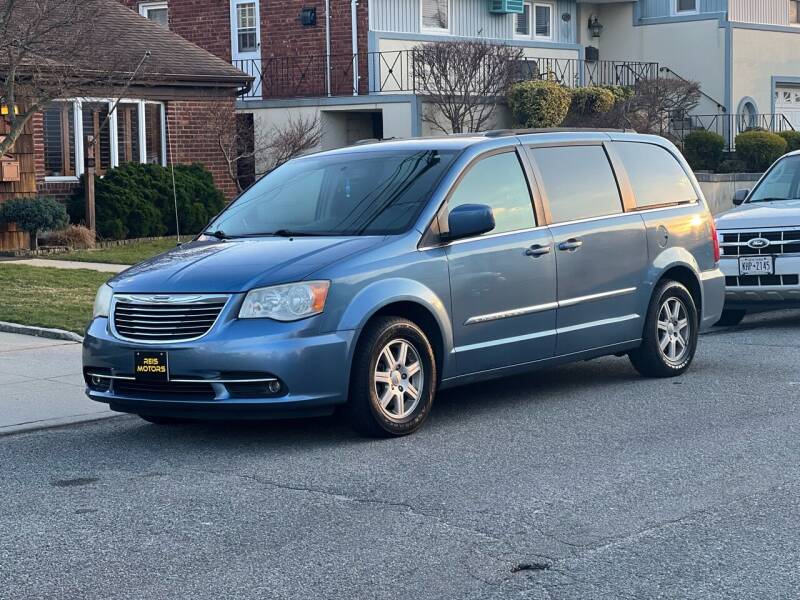 2011 Chrysler Town and Country for sale at Reis Motors LLC in Lawrence NY
