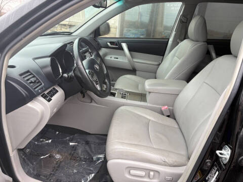 2013 Toyota Highlander SE