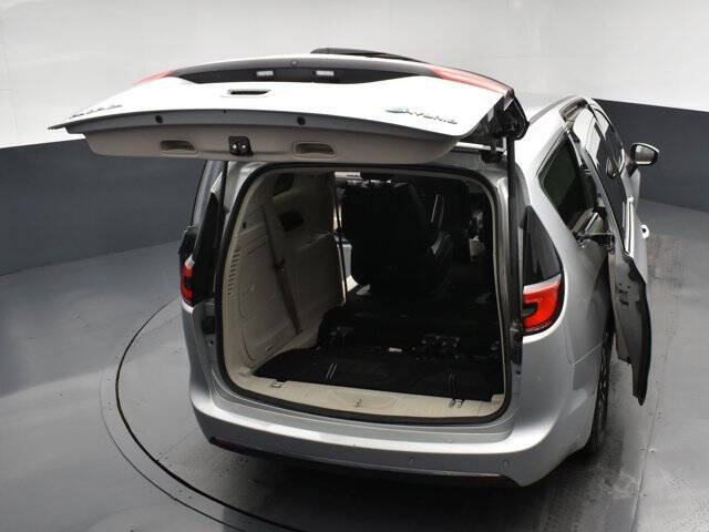 2023 Chrysler Pacifica Plug-In Hybrid Touring L