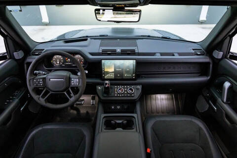 2024 Land Rover Defender 130 V8 P500