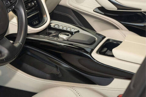 2024 Aston Martin DBX