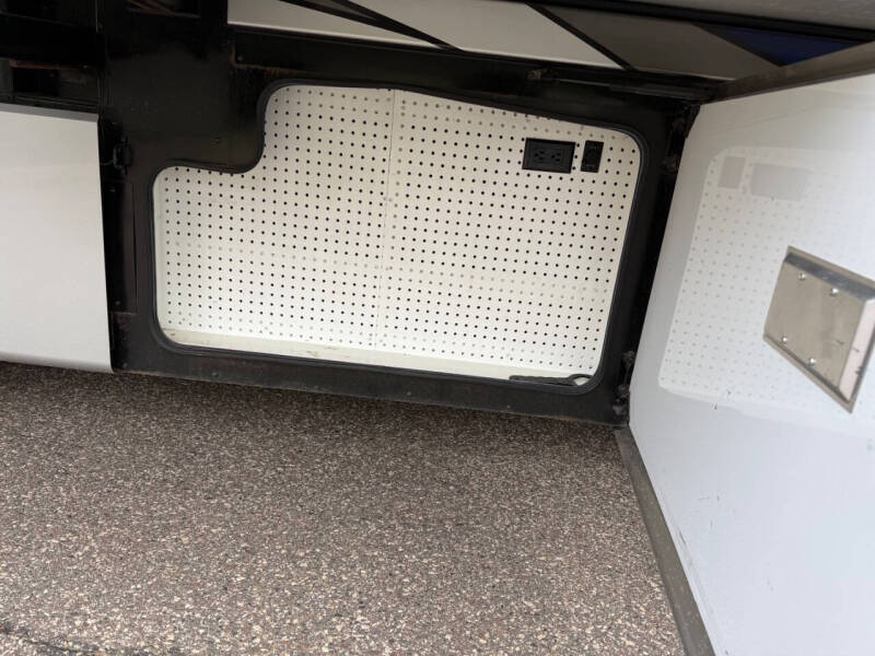 2019 Freightliner XCM Chassis