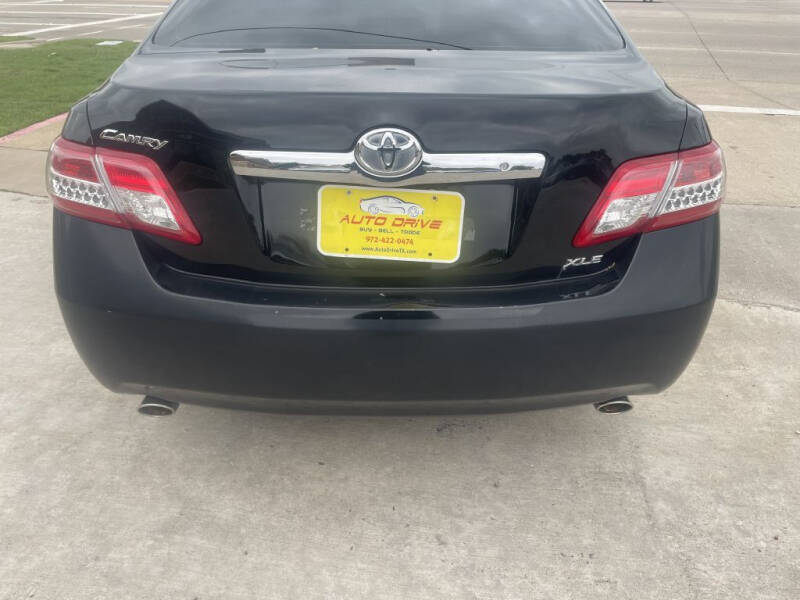 2011 Toyota Camry XLE photo 9