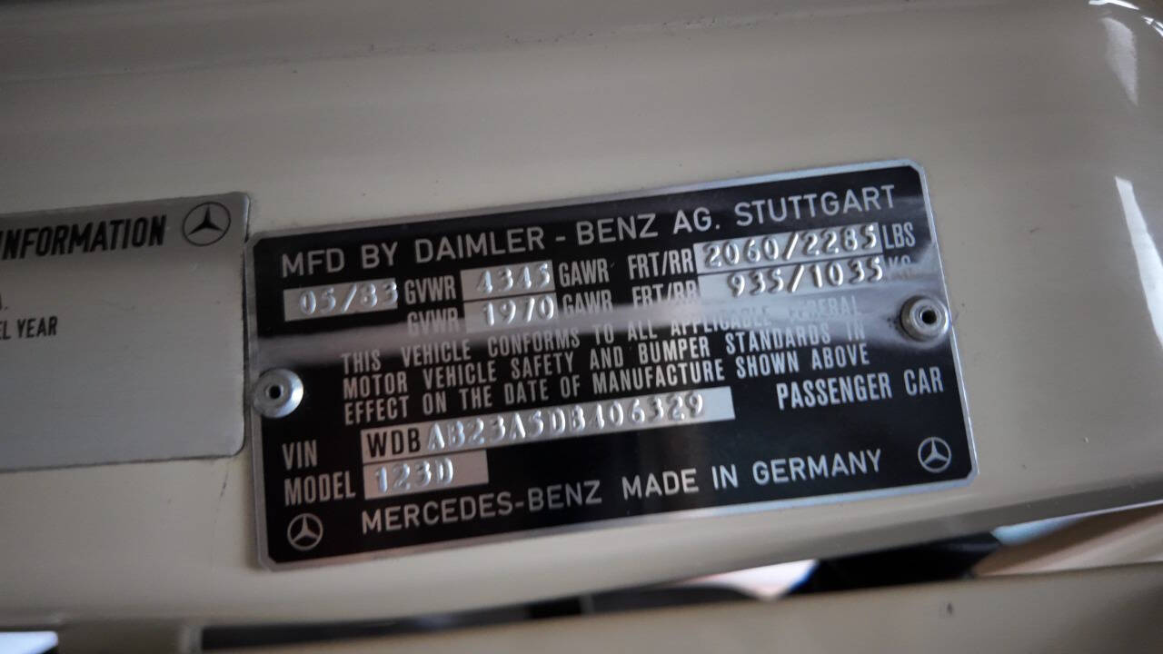 1983 Mercedes-Benz 240-Class 42