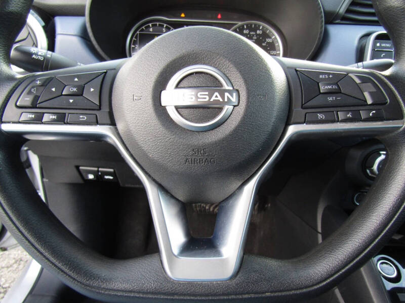 2023 Nissan Versa SV