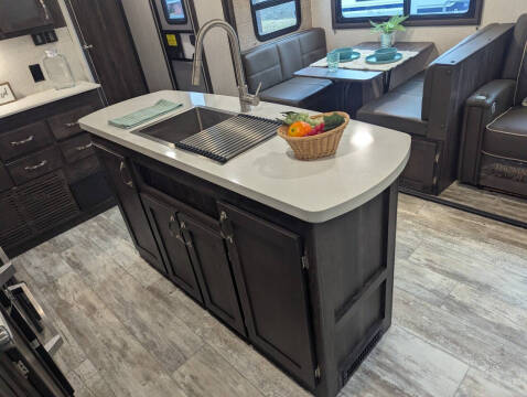 2020 Highland Ridge Open Range Lite 291RLS / 33ft