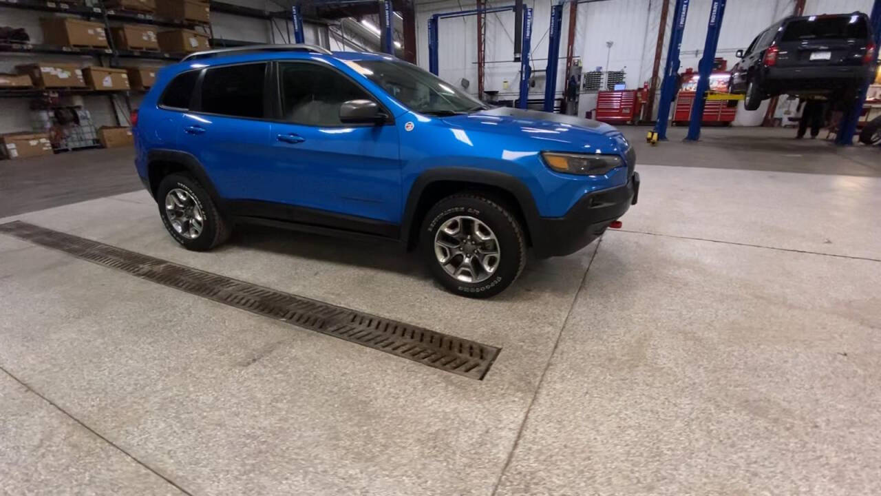 2019 Jeep Cherokee for sale at Victoria Auto Sales in Victoria, MN