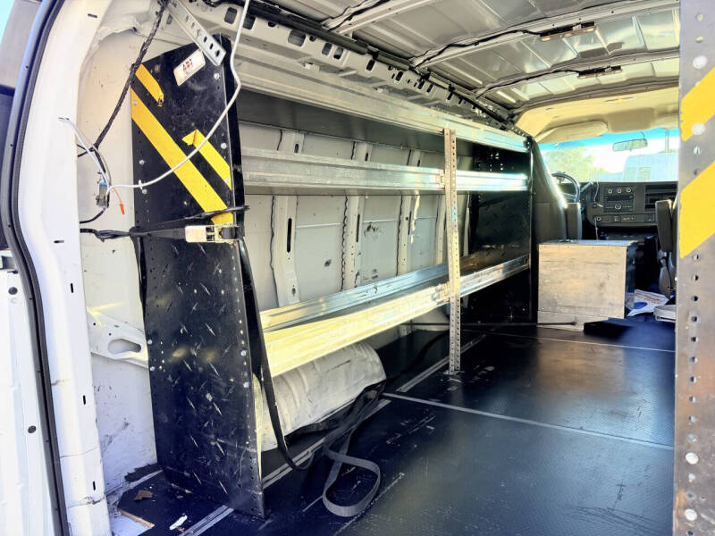 2023 Chevrolet Express 2500