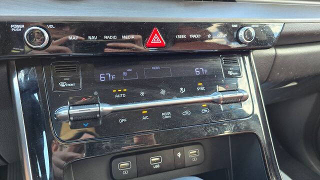 2024 Kia Carnival SX