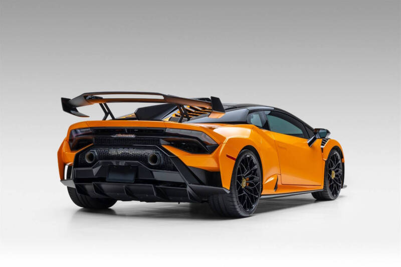 2023 Lamborghini Huracan STO