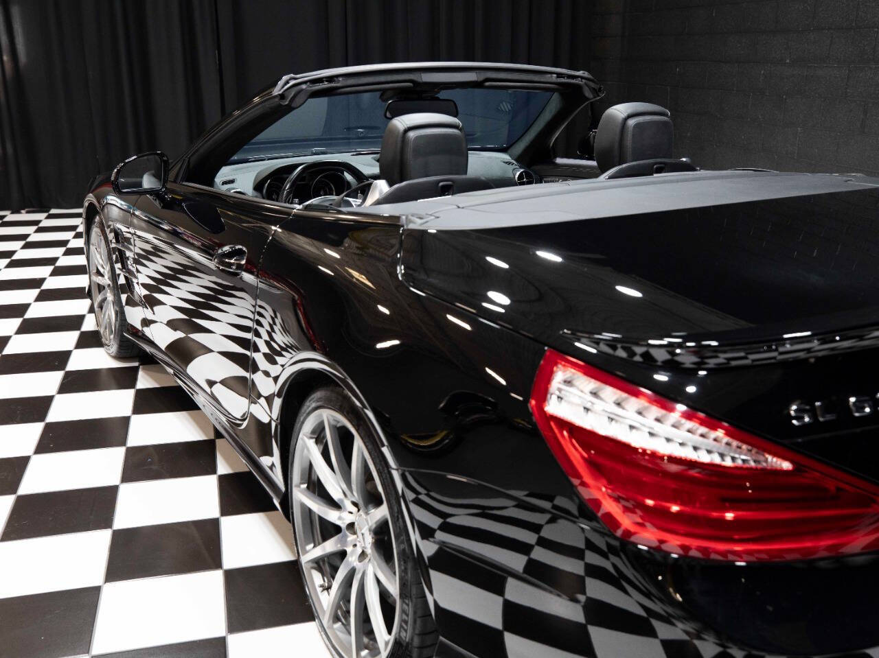 2013 Mercedes-Benz SL-Class 24