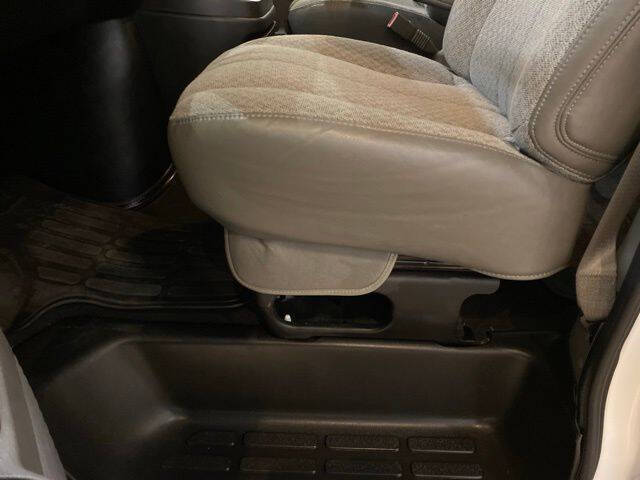 2025 Chevrolet Express LT 3500