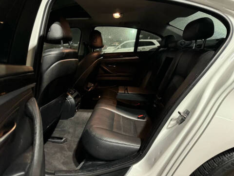 2015 BMW 5 Series 528i