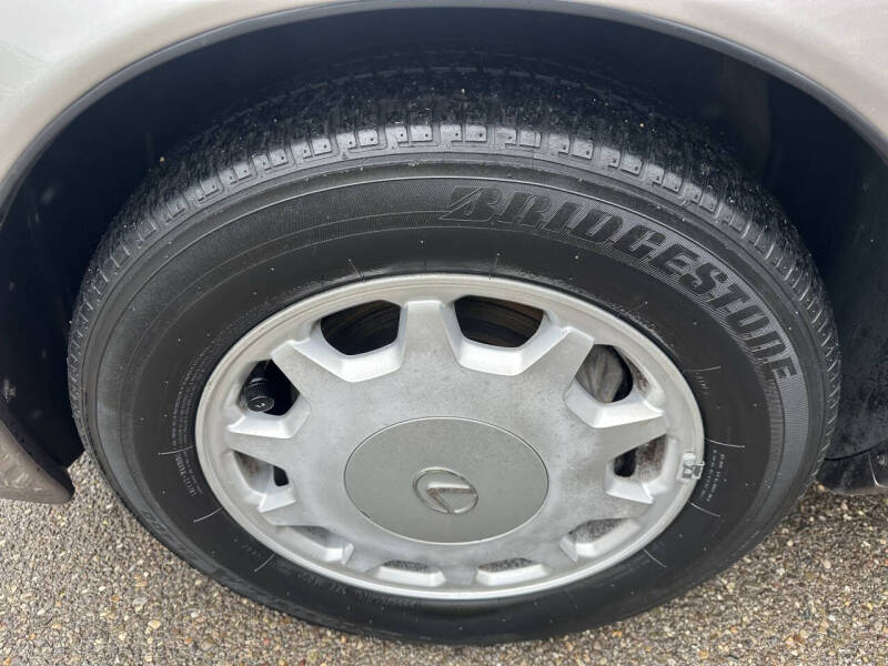 1995 Lexus LS 400