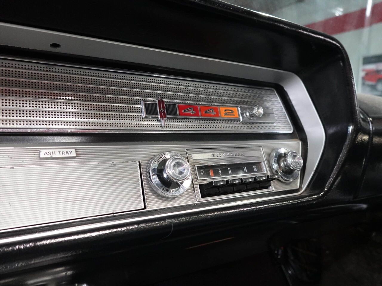 1965 Oldsmobile Cutlass 35