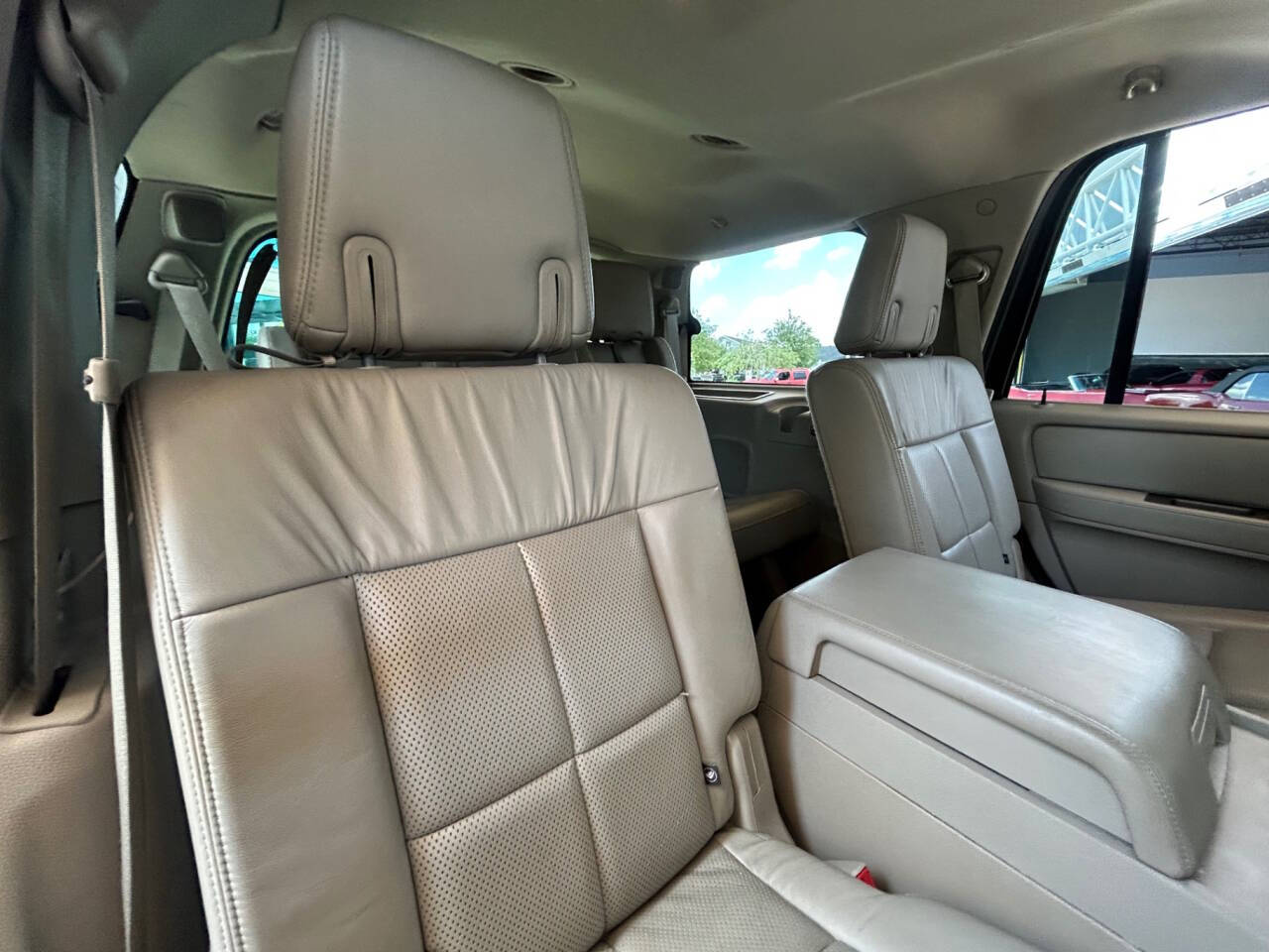 2014 Lincoln Navigator 37