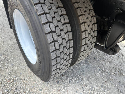 2016 Freightliner M2 106