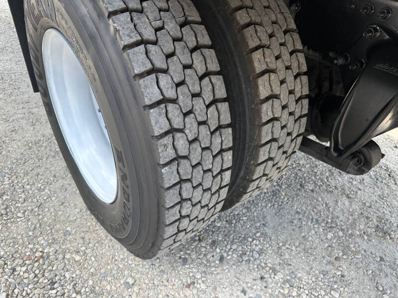 2016 Freightliner M2 106