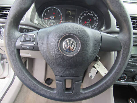 2013 Volkswagen Passat S