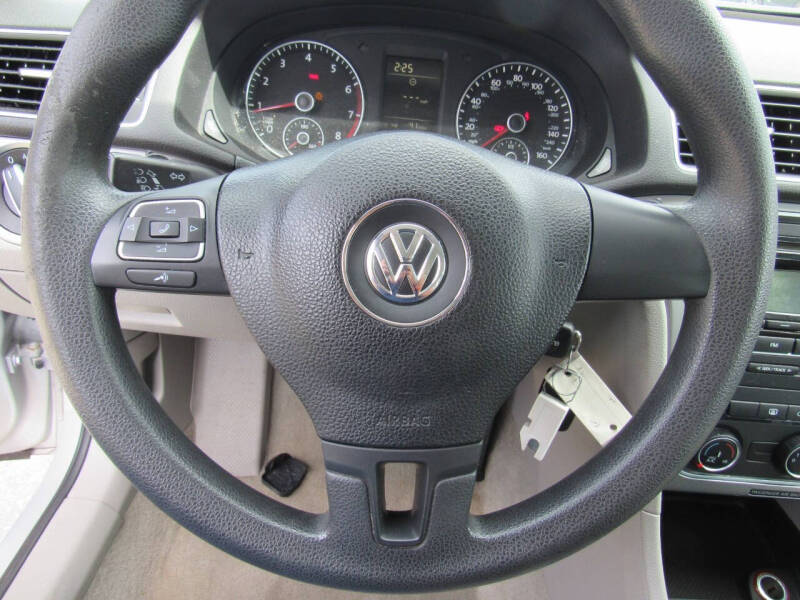 2013 Volkswagen Passat S