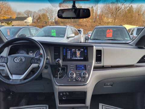 2015 Toyota Sienna XLE 8-Passenger