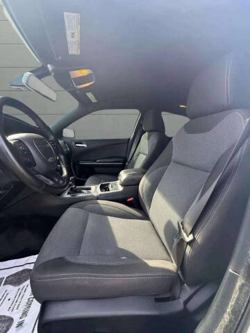 2017 Dodge Charger SE