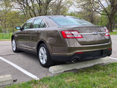 2015 Ford Taurus SEL