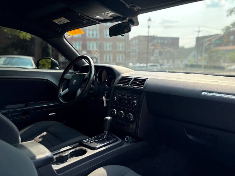 2010 Dodge Challenger SE