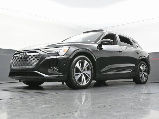 2024 Audi Q8 e-tron quattro Premium Plus