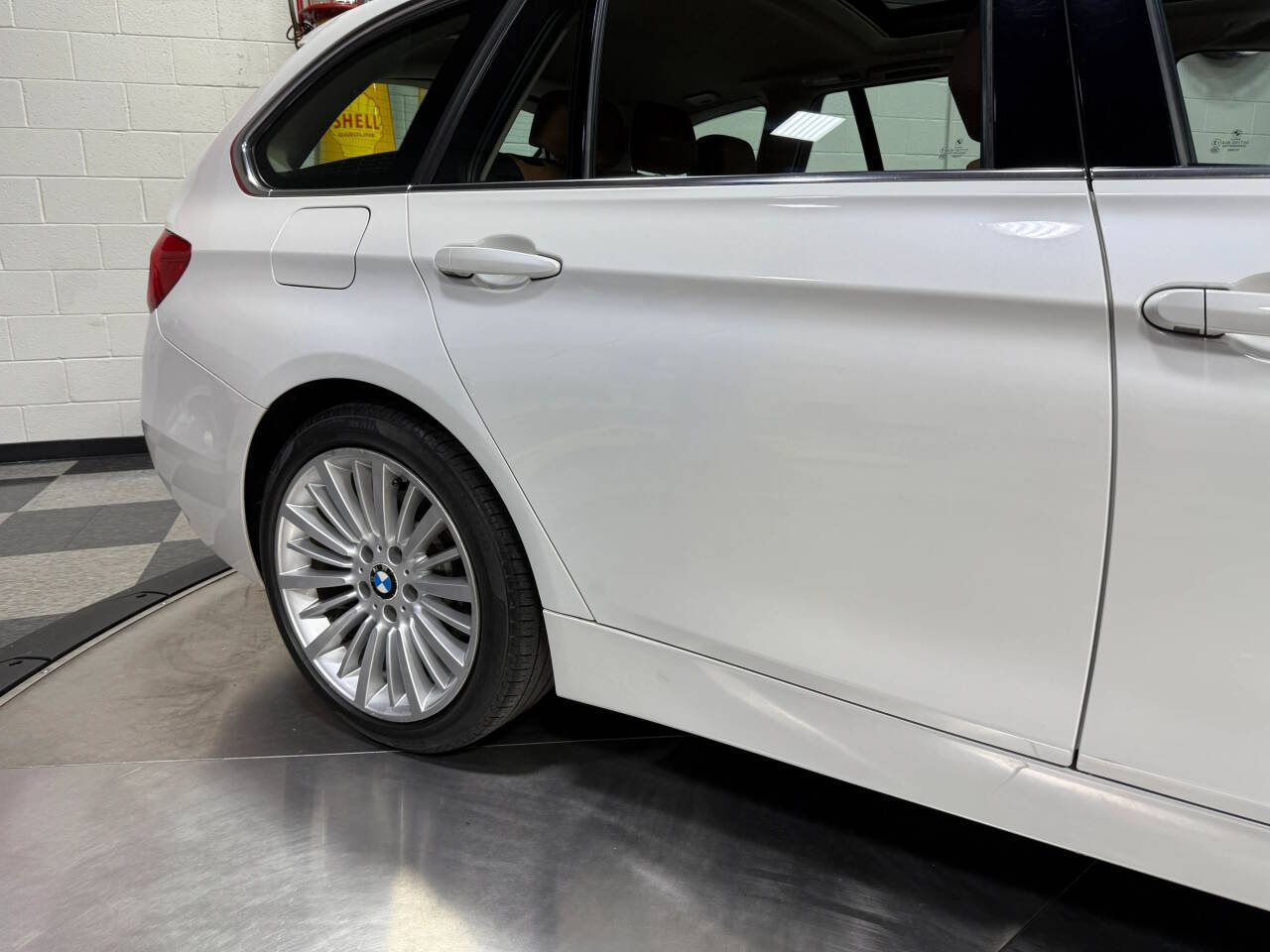 2014 BMW 3 Series 22