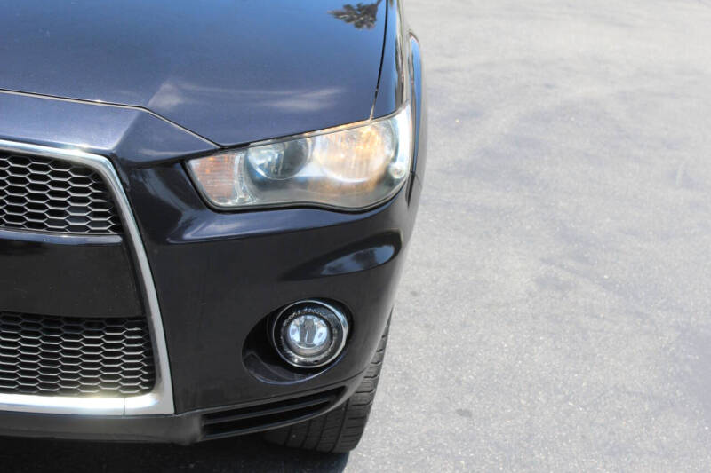 2010 Mitsubishi Outlander SE