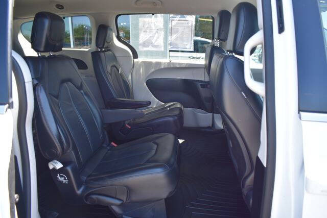 2020 Chrysler Pacifica Touring L