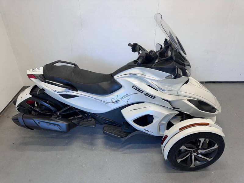 2014 Can-Am Spyder ST SE5