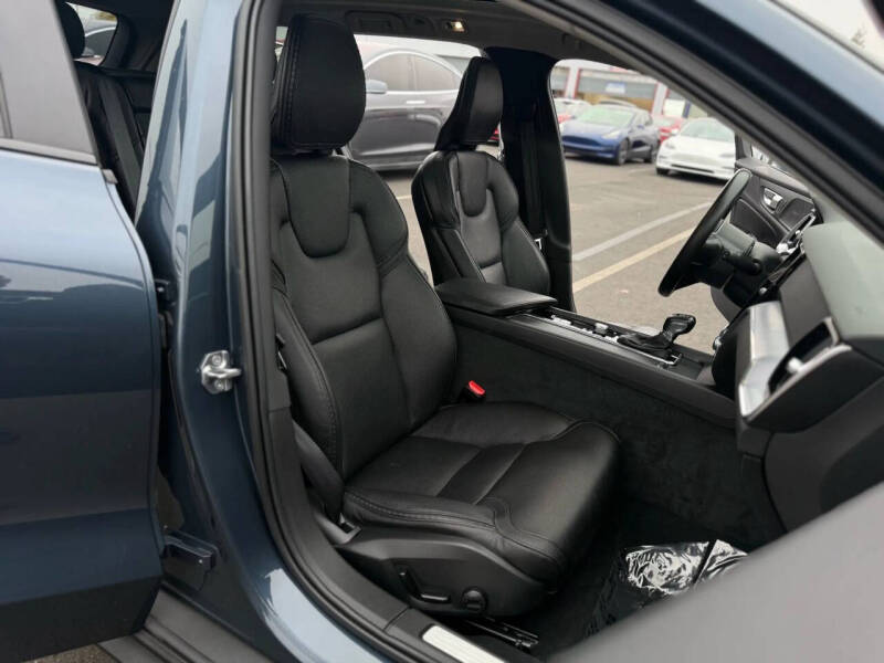 2020 Volvo V60 Cross Country T5