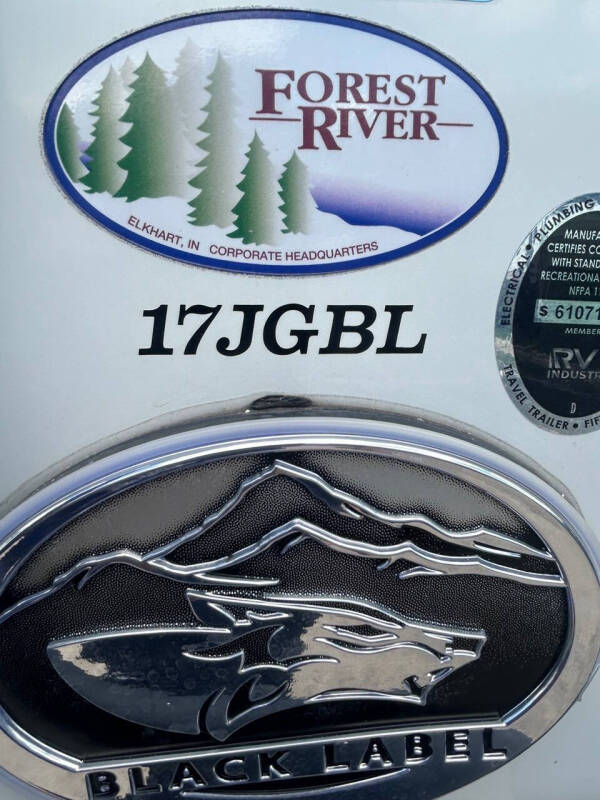2021 Forest River Cherokee Wolf Pup Black Label