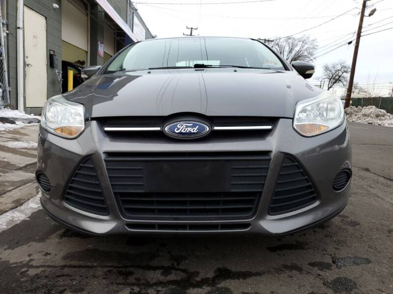 2013 Ford Focus for sale at Moor's Automotive in Hackettstown NJ
