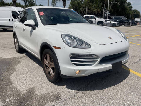 2014 Porsche Cayenne Platinum