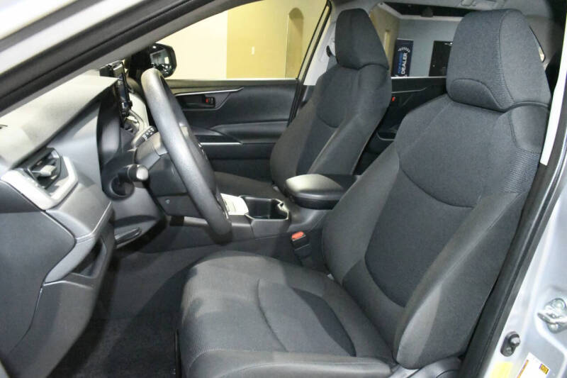 2022 Toyota RAV4 Hybrid LE