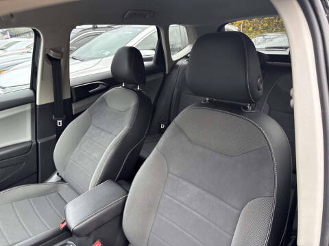 2022 Volkswagen Taos SE 4Motion