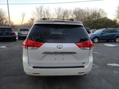 2011 Toyota Sienna Limited 7-Passenger